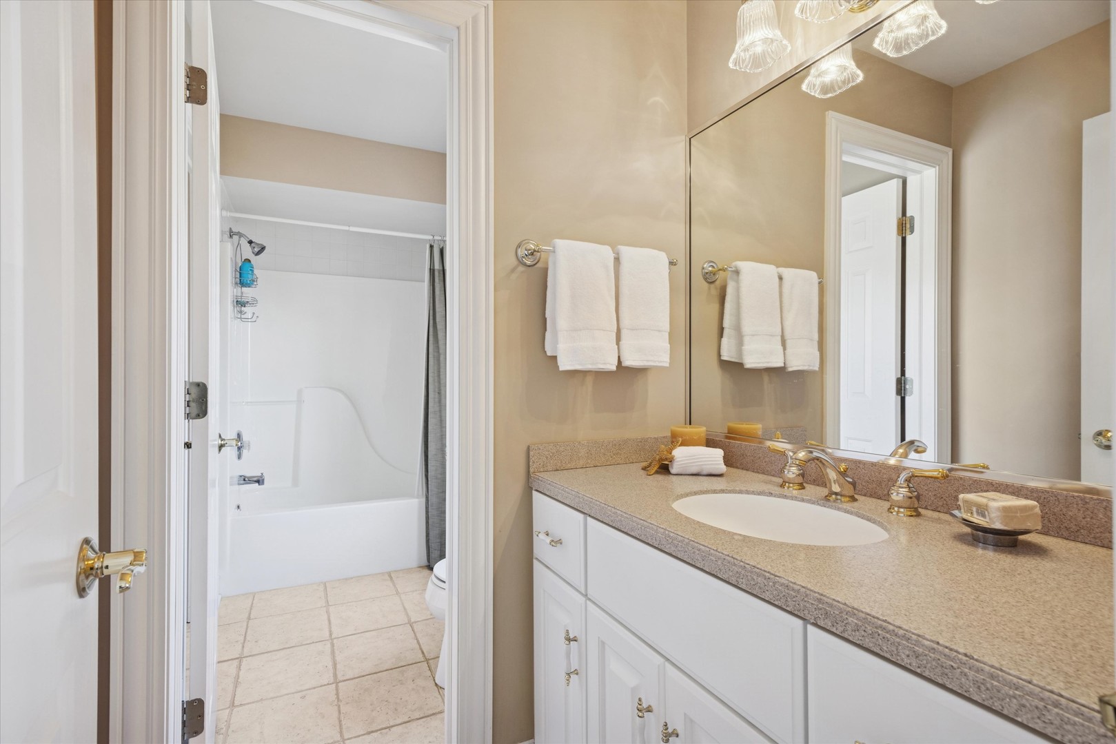 24735 W Manor Drive, Shorewood, IL 60404