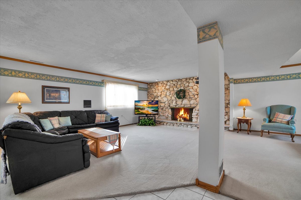 7631 Chestnut Drive, Orland Park, IL 60462