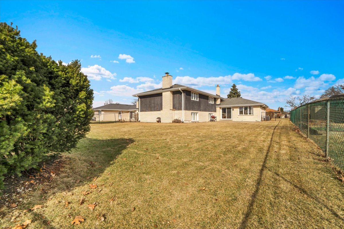 7631 Chestnut Drive, Orland Park, IL 60462