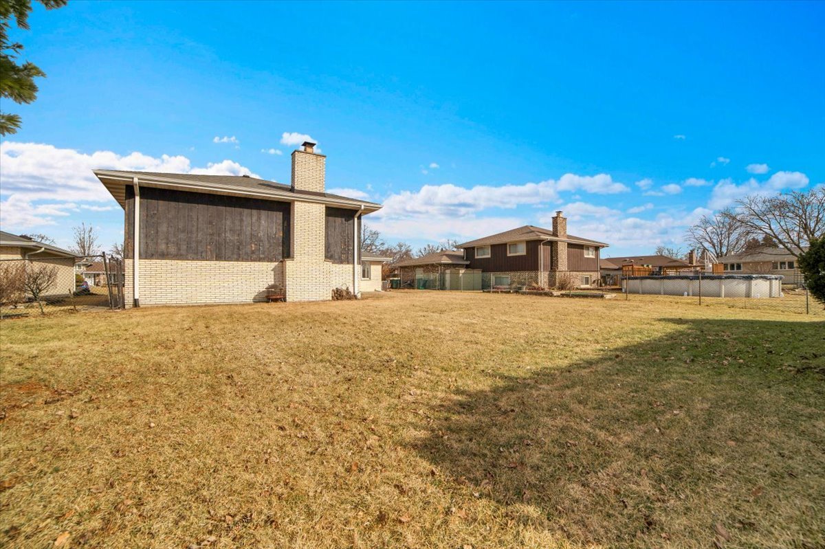 7631 Chestnut Drive, Orland Park, IL 60462