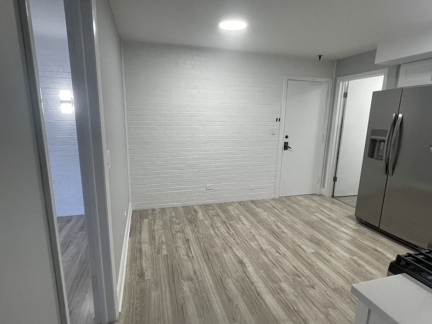 121 S Spruce Avenue #103, Wood Dale, IL 60191