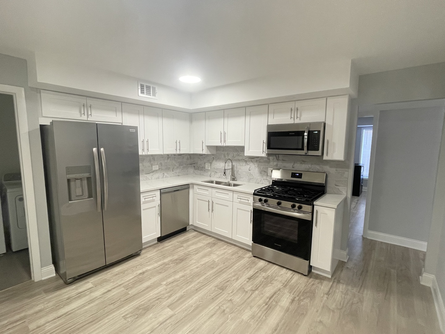 121 S Spruce Avenue #103, Wood Dale, IL 60191