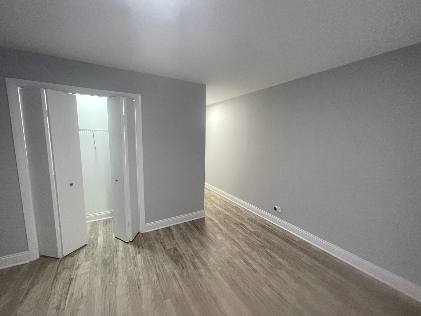 121 S Spruce Avenue #103, Wood Dale, IL 60191