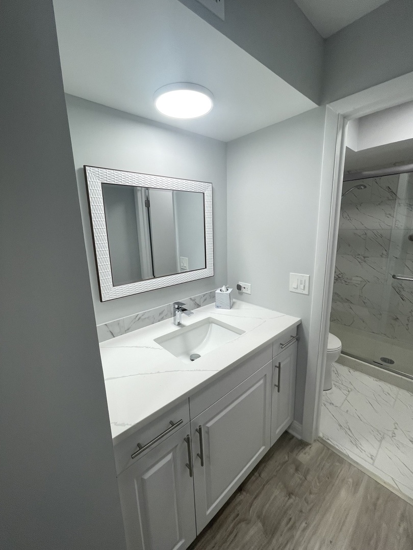 121 S Spruce Avenue #103, Wood Dale, IL 60191