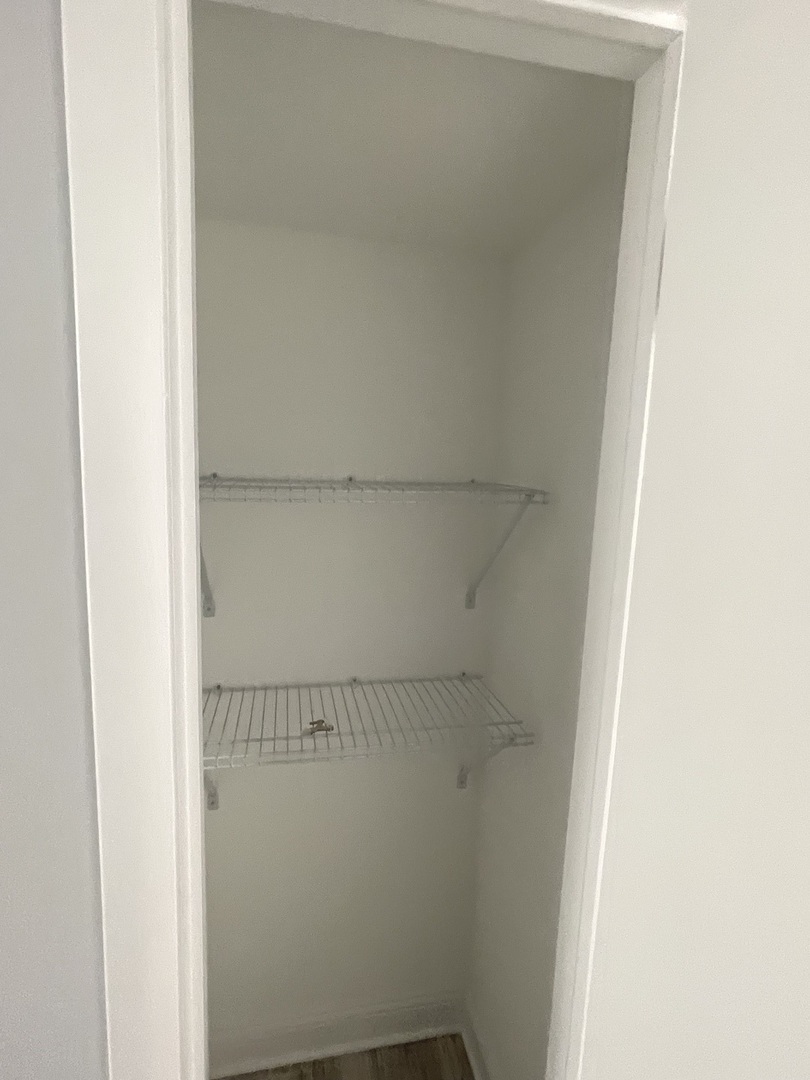 121 S Spruce Avenue #103, Wood Dale, IL 60191