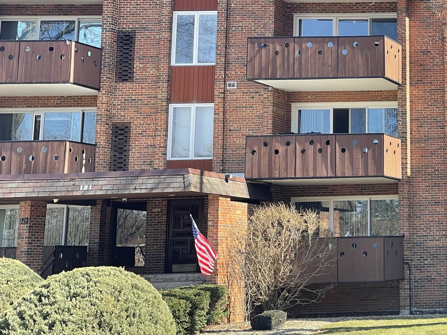121 S Spruce Avenue #103, Wood Dale, IL 60191