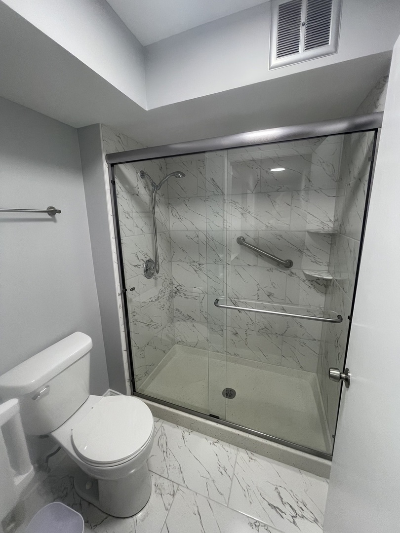 121 S Spruce Avenue #103, Wood Dale, IL 60191