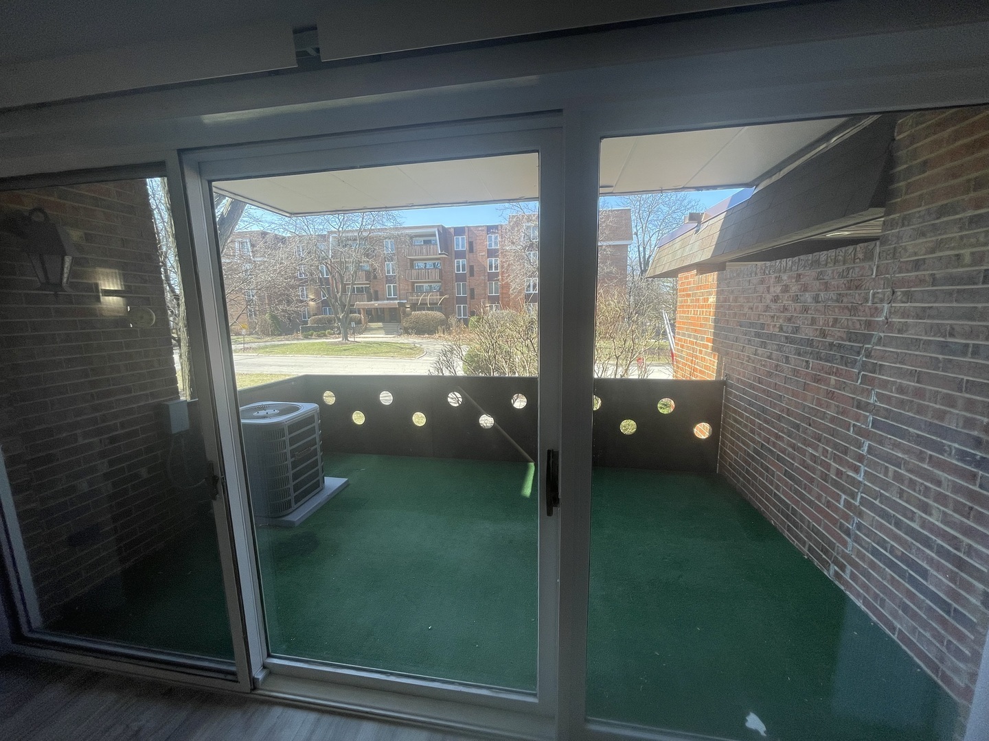 121 S Spruce Avenue #103, Wood Dale, IL 60191