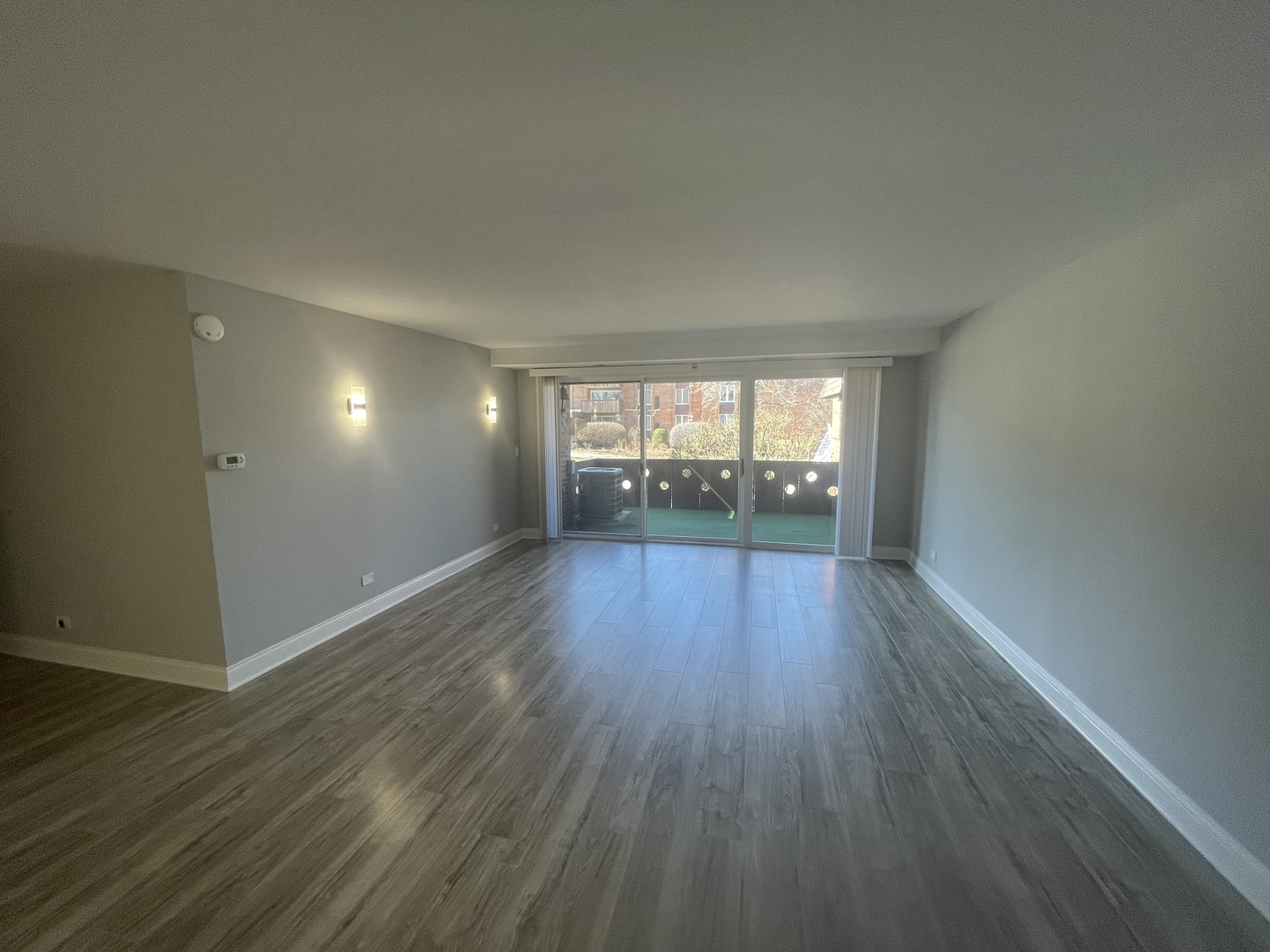 121 S Spruce Avenue #103, Wood Dale, IL 60191