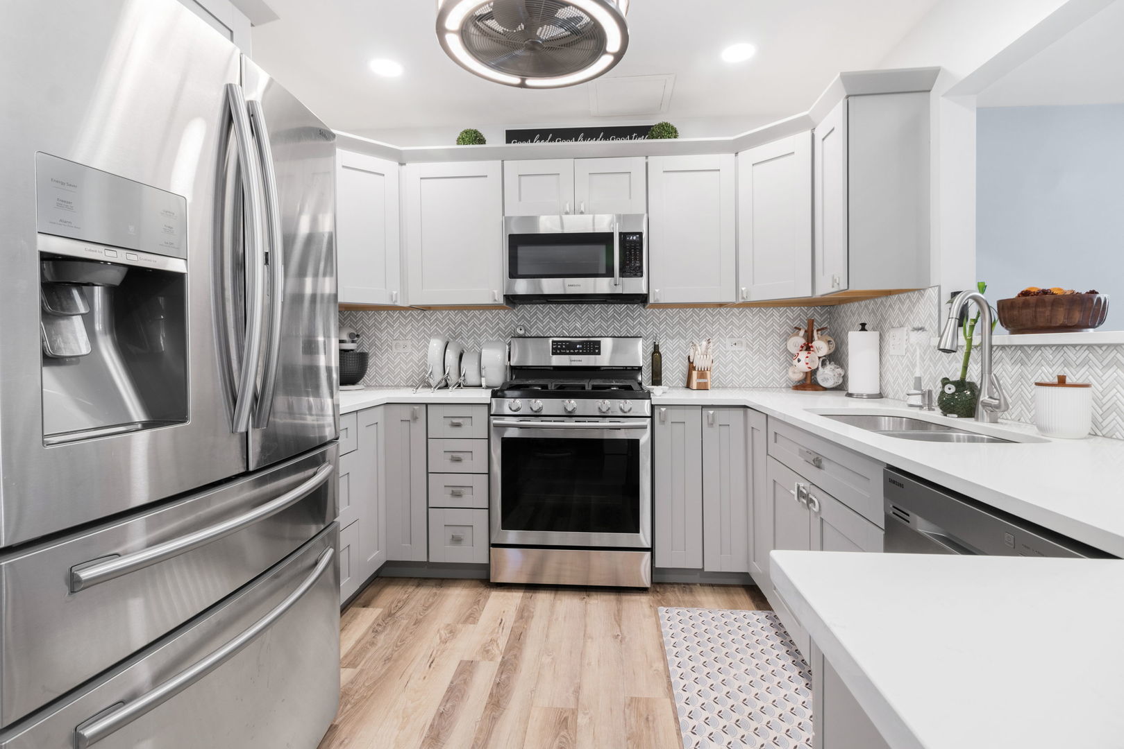 986 Four Seasons Boulevard #986, Aurora, IL 60504