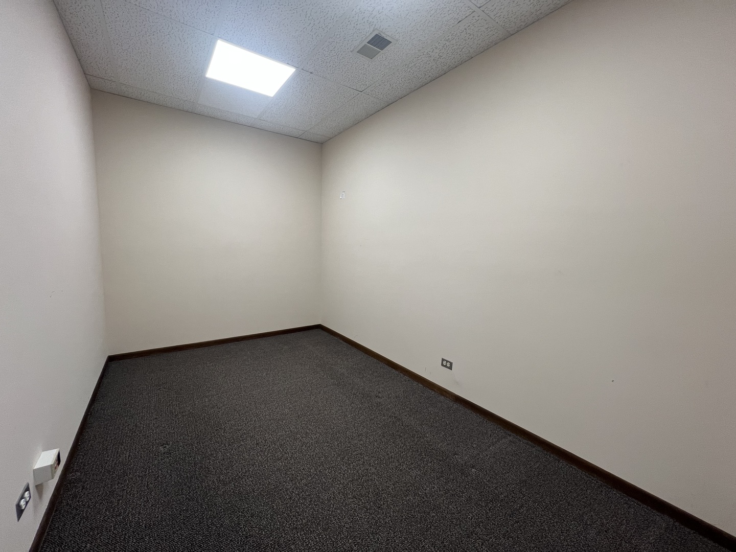 9944 S ROBERTS Road #108, Palos Hills, IL 60465