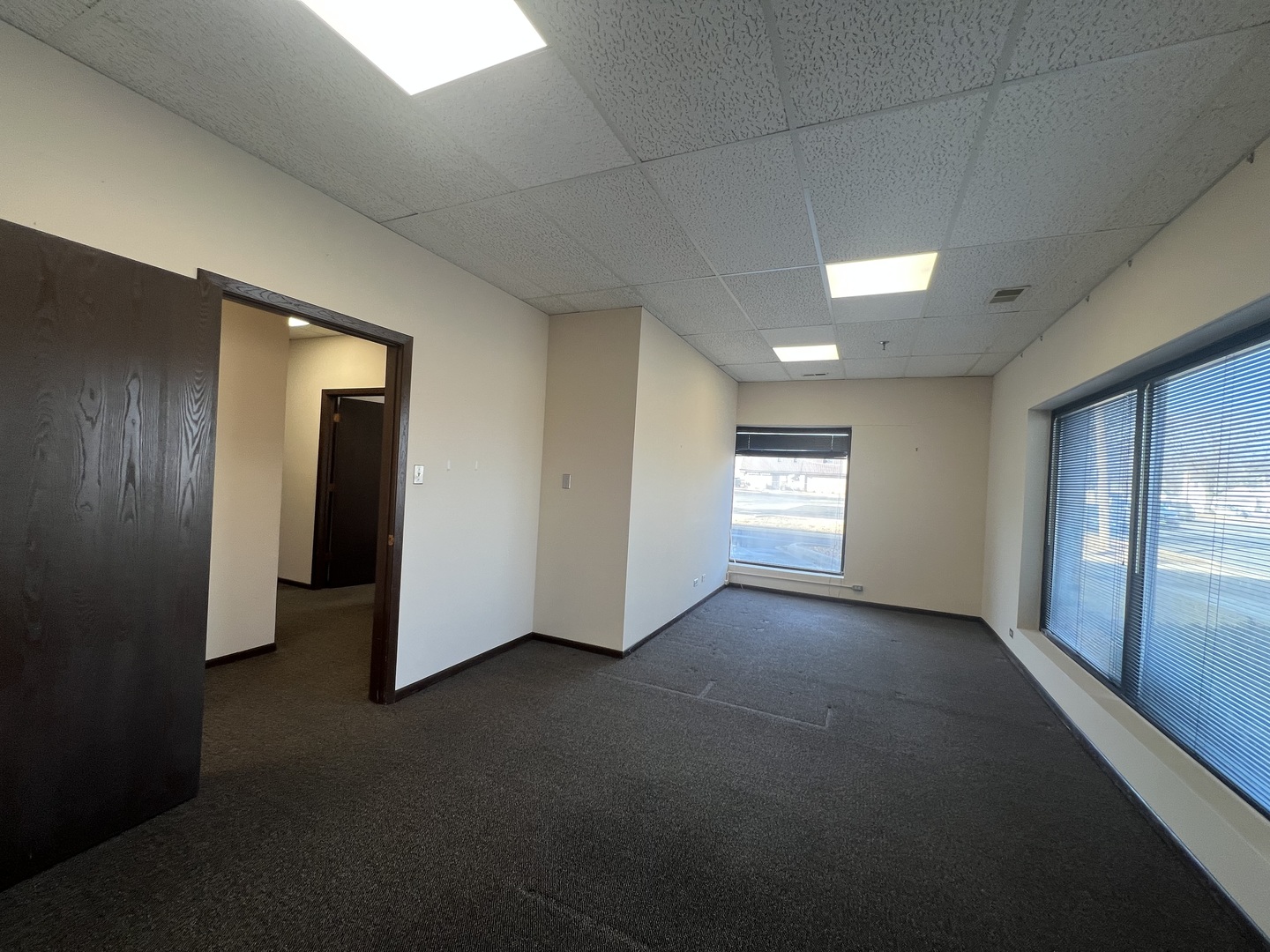 9944 S ROBERTS Road #108, Palos Hills, IL 60465