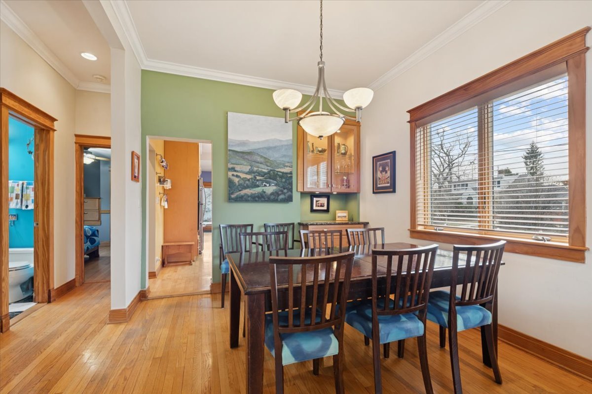 5255 W Ardmore Avenue, Chicago, IL 60646