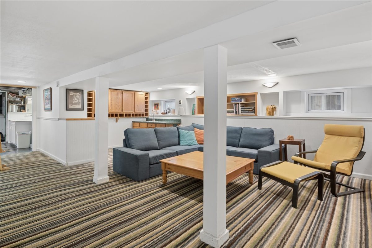 5255 W Ardmore Avenue, Chicago, IL 60646