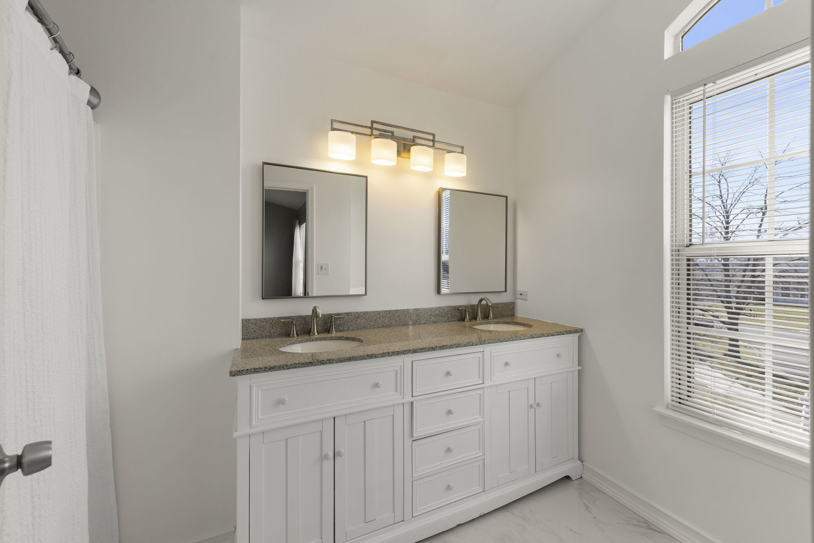 604 Berkshire Court, Oswego, IL 60543