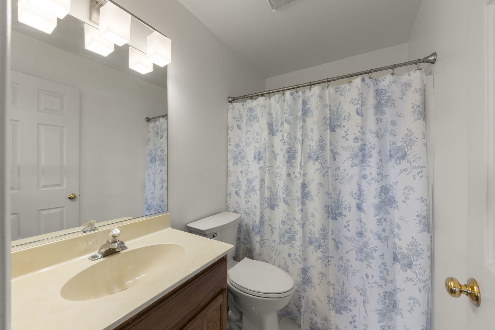 604 Berkshire Court, Oswego, IL 60543