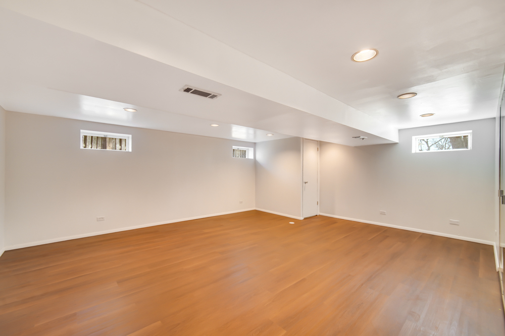 519 Charlestown Drive, Bolingbrook, IL 60440