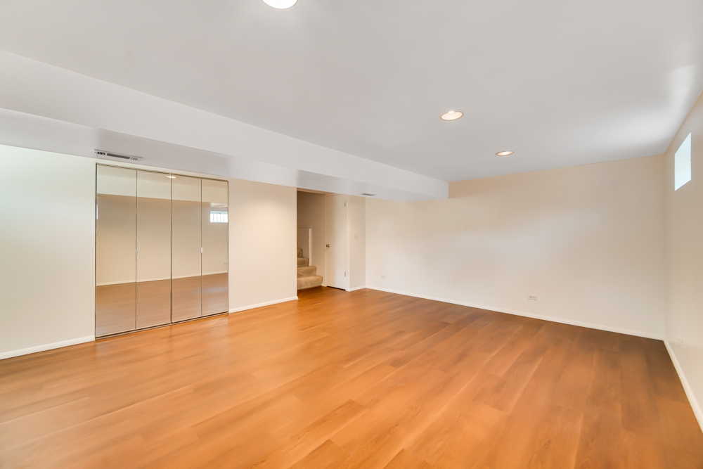 519 Charlestown Drive, Bolingbrook, IL 60440