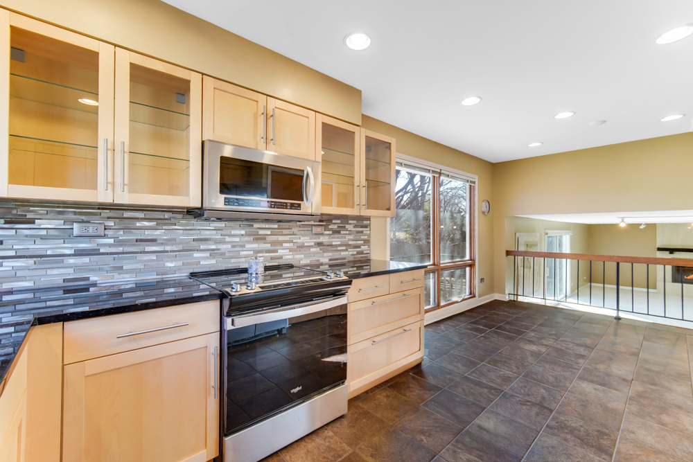 519 Charlestown Drive, Bolingbrook, IL 60440