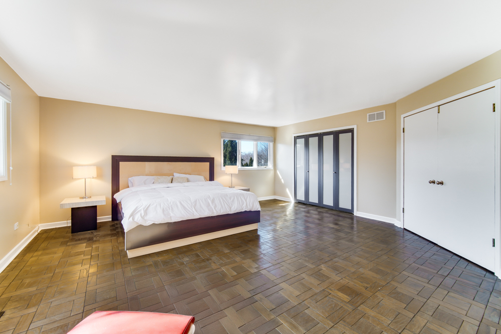 519 Charlestown Drive, Bolingbrook, IL 60440