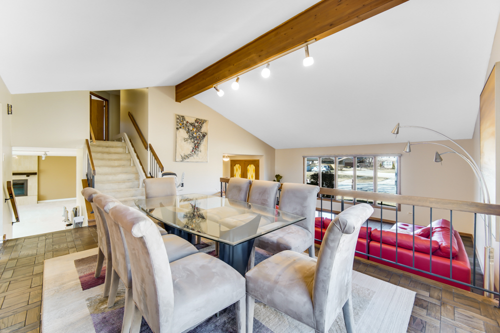 519 Charlestown Drive, Bolingbrook, IL 60440