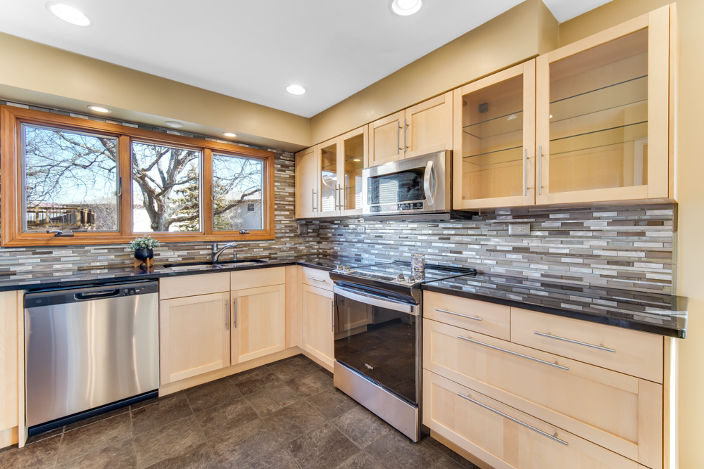 519 Charlestown Drive, Bolingbrook, IL 60440