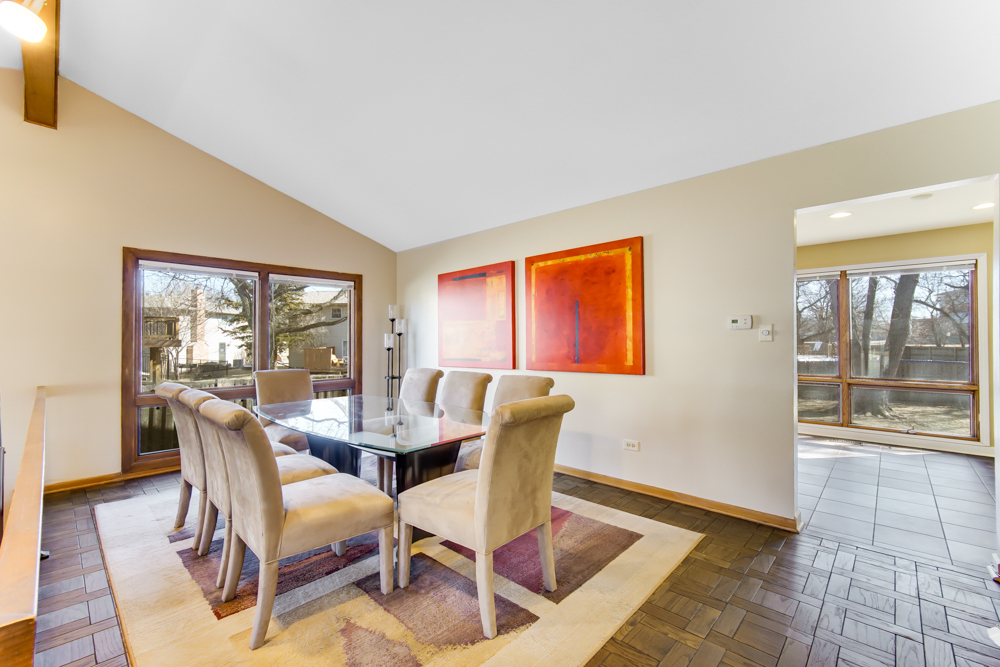 519 Charlestown Drive, Bolingbrook, IL 60440