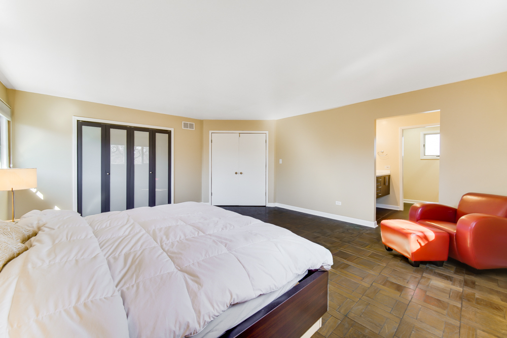 519 Charlestown Drive, Bolingbrook, IL 60440