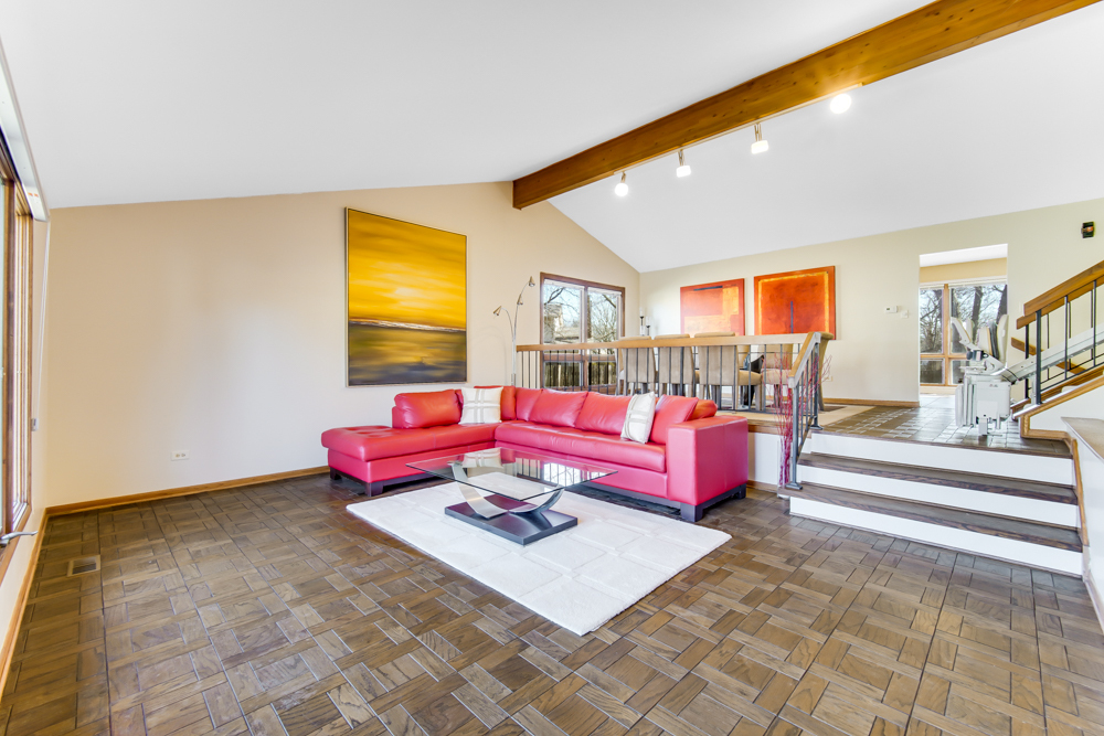 519 Charlestown Drive, Bolingbrook, IL 60440