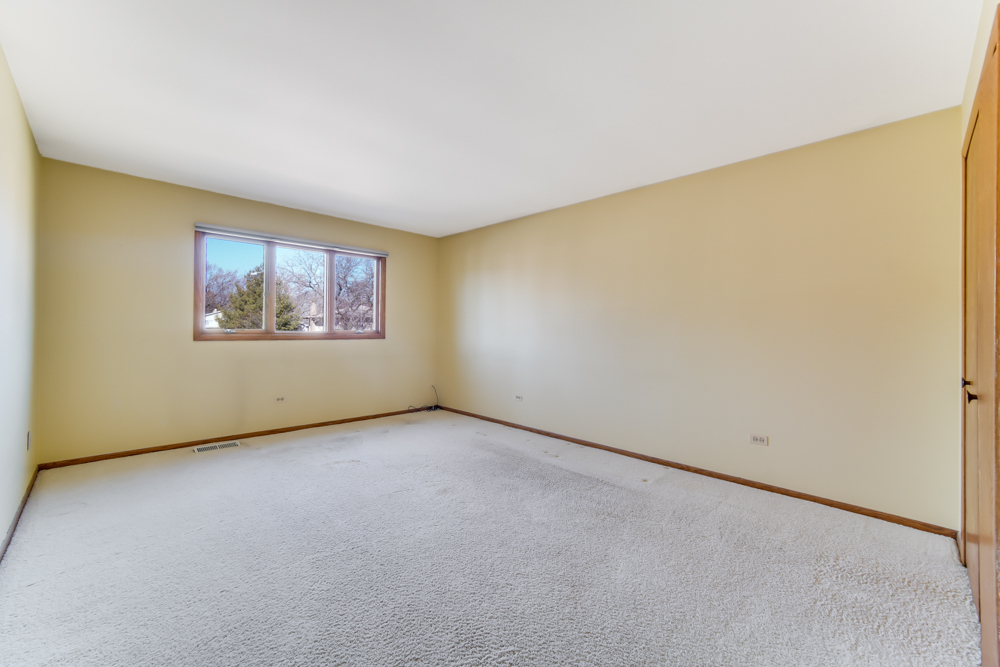 519 Charlestown Drive, Bolingbrook, IL 60440