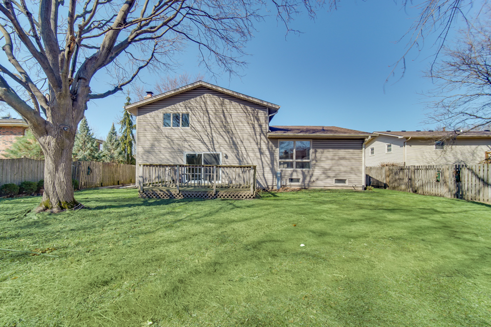 519 Charlestown Drive, Bolingbrook, IL 60440