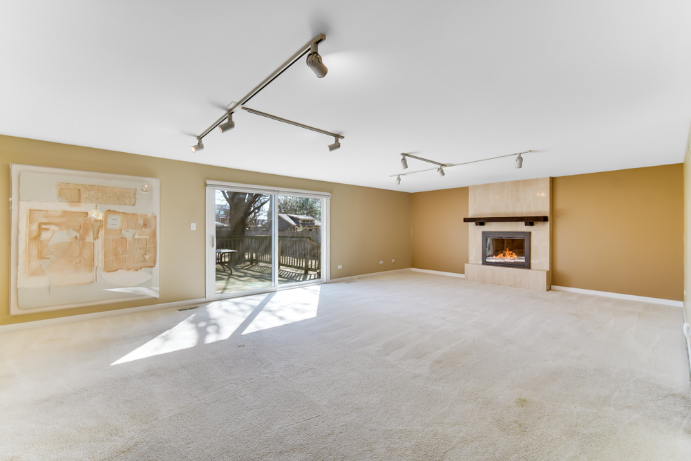 519 Charlestown Drive, Bolingbrook, IL 60440