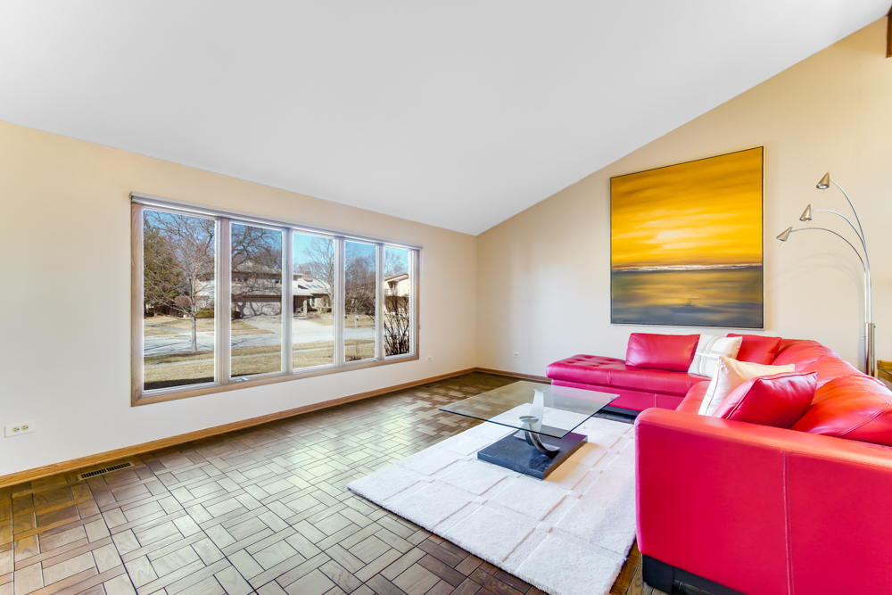 519 Charlestown Drive, Bolingbrook, IL 60440