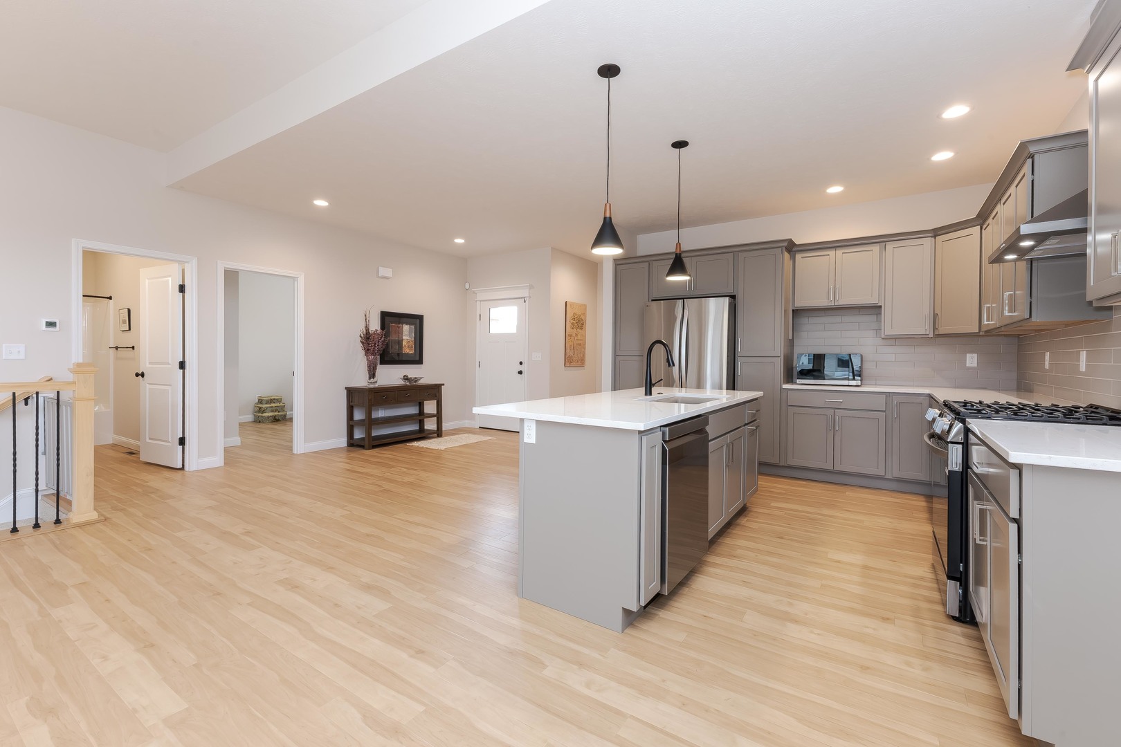 1906 Dunraven Road, Bloomington, IL 61704