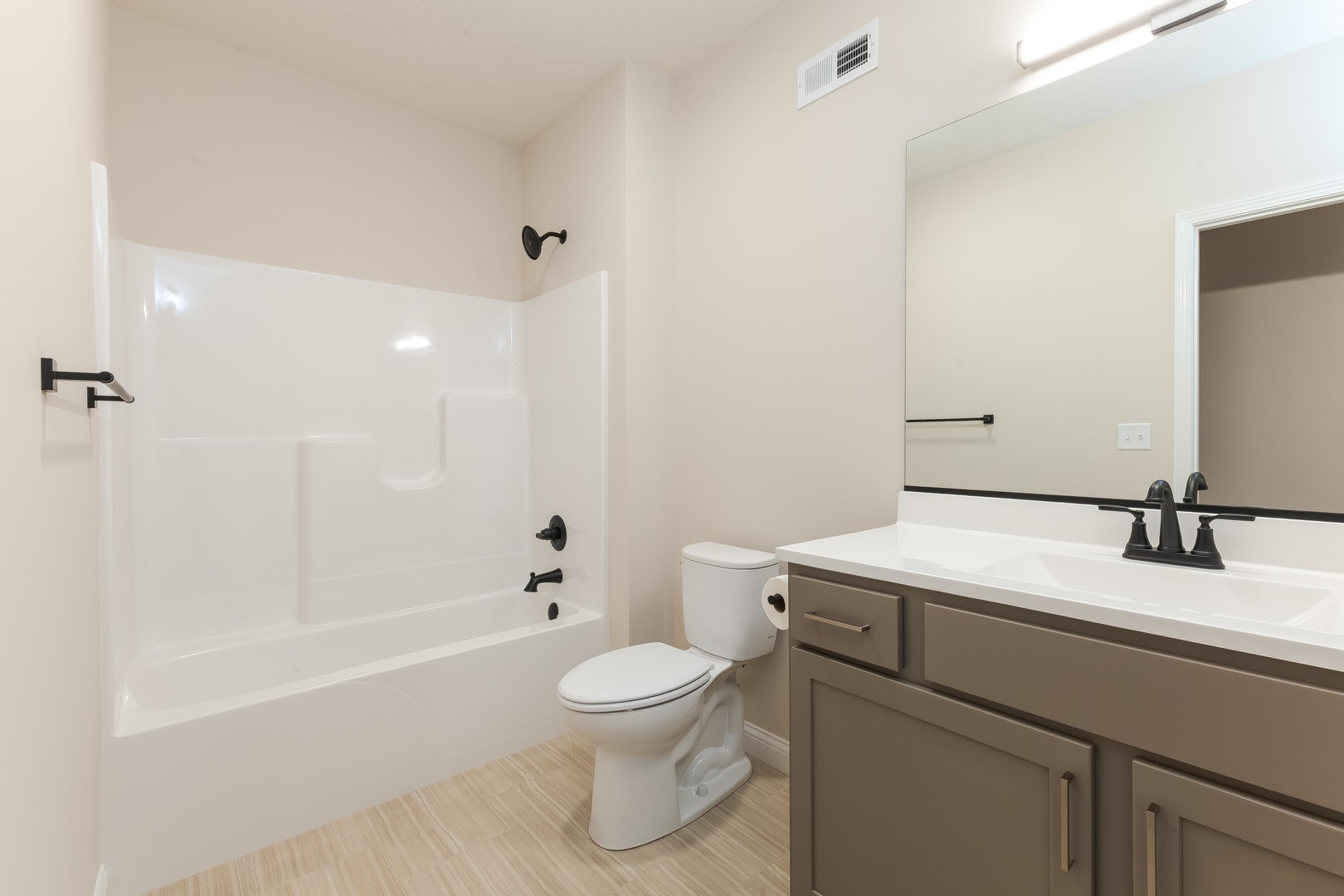 1906 Dunraven Road, Bloomington, IL 61704