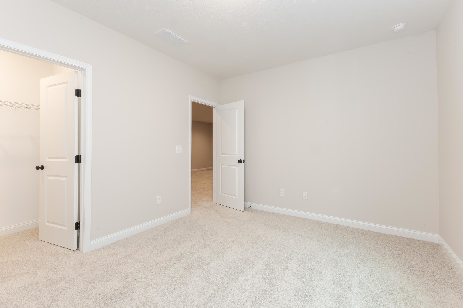 1906 Dunraven Road, Bloomington, IL 61704