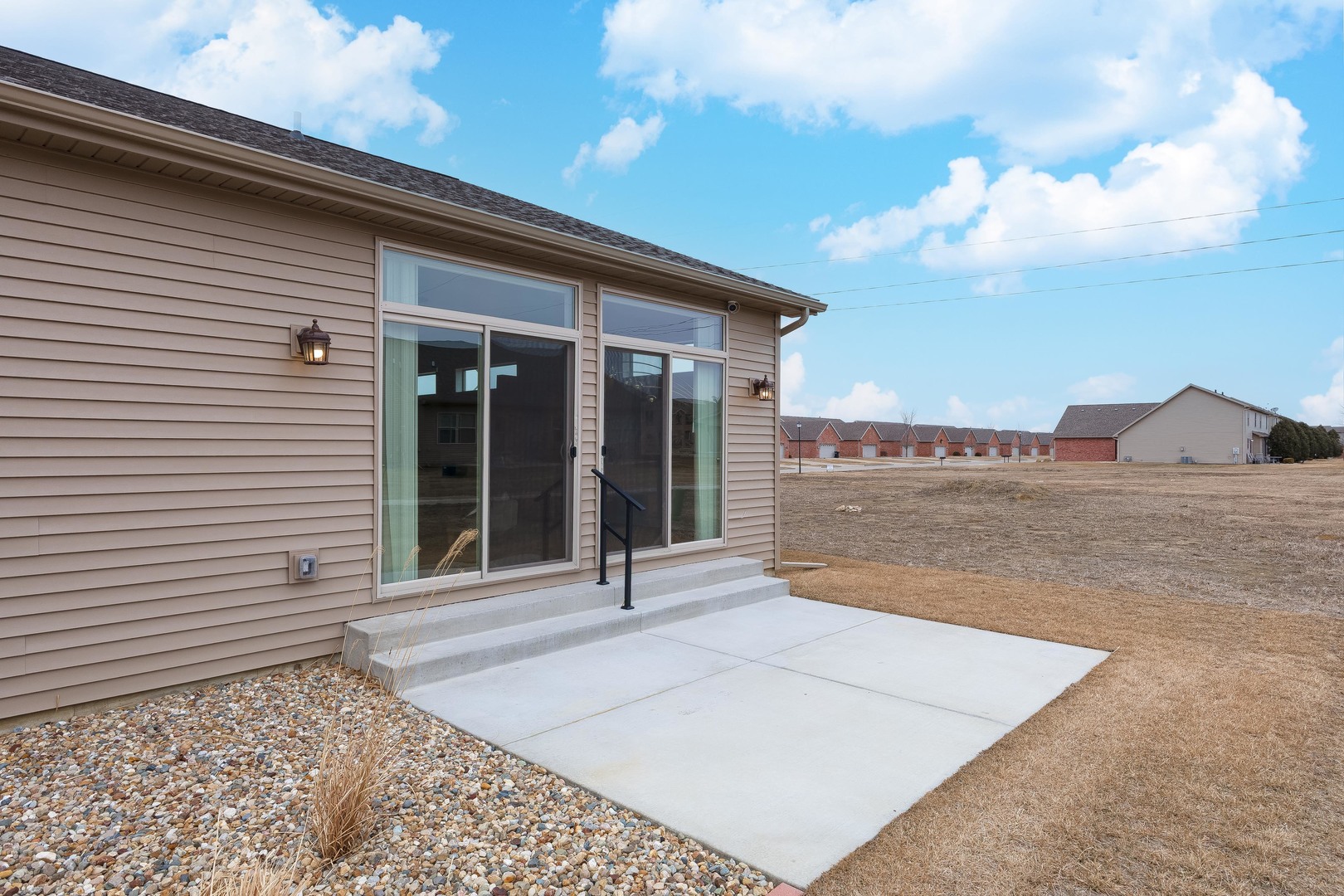 1906 Dunraven Road, Bloomington, IL 61704