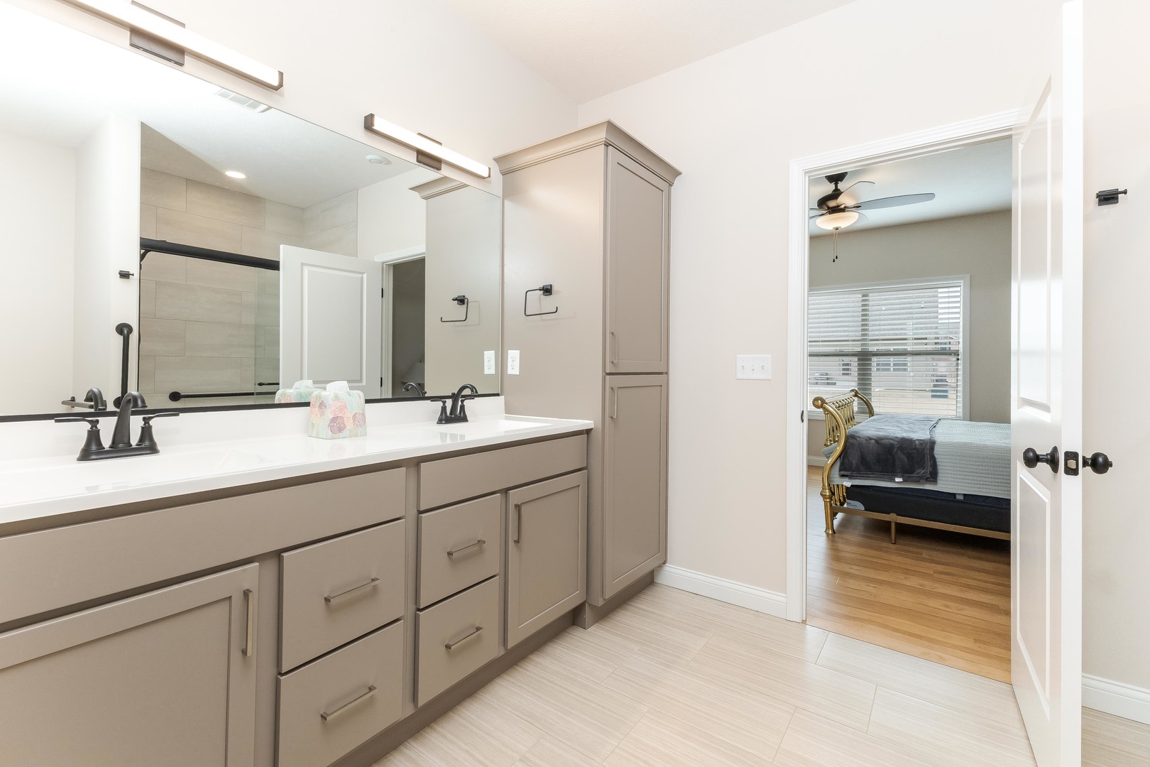 1906 Dunraven Road, Bloomington, IL 61704