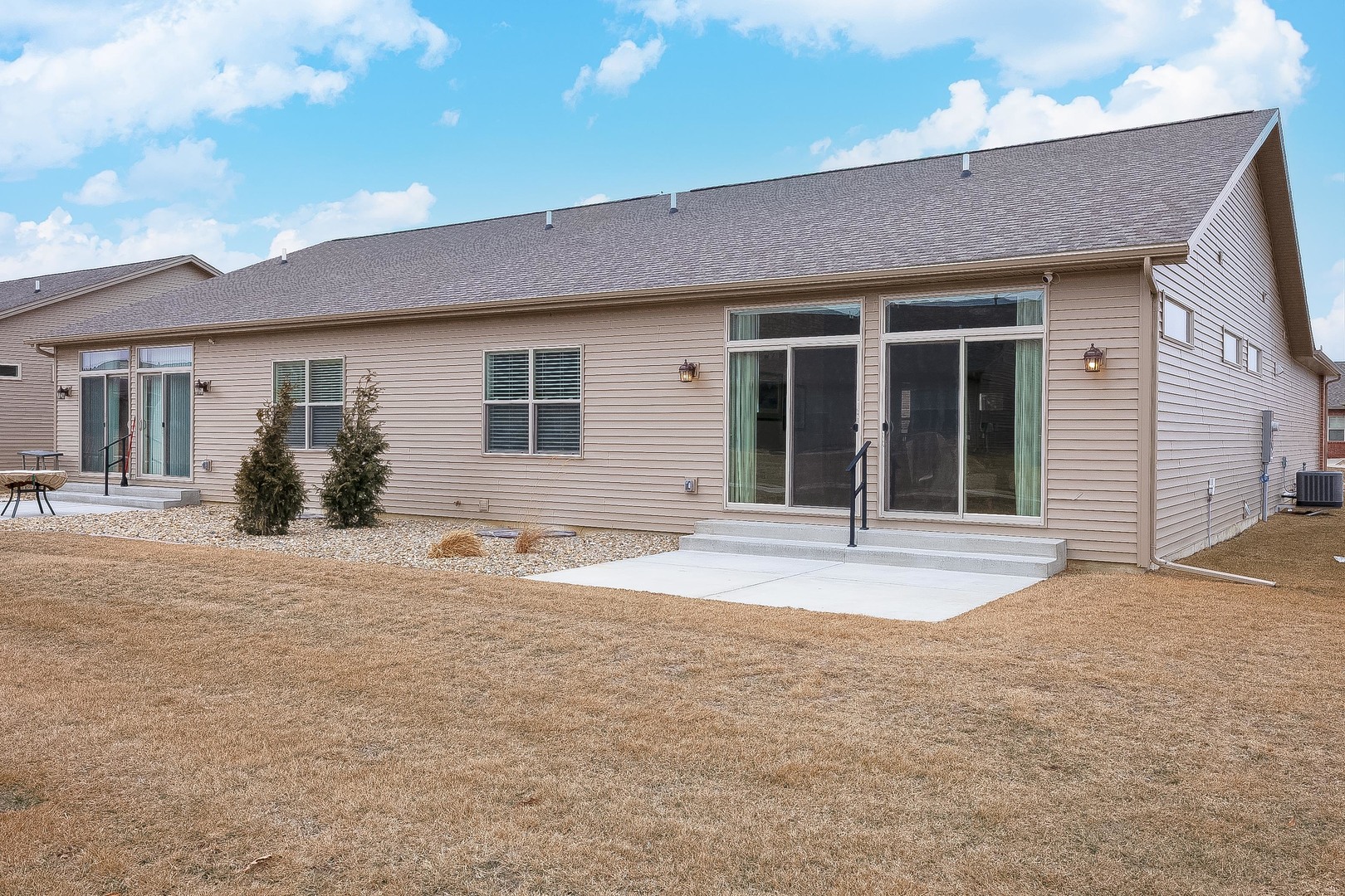 1906 Dunraven Road, Bloomington, IL 61704