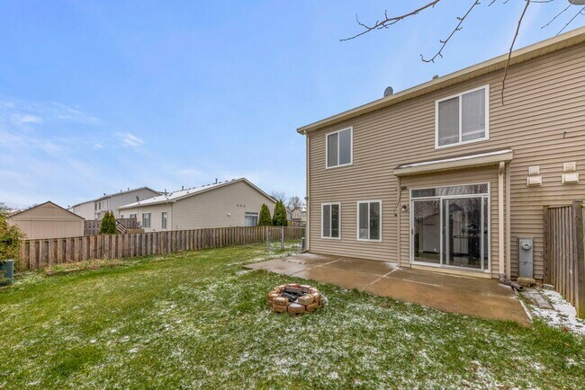 2817 Hoffman Street, Plano, IL 60545