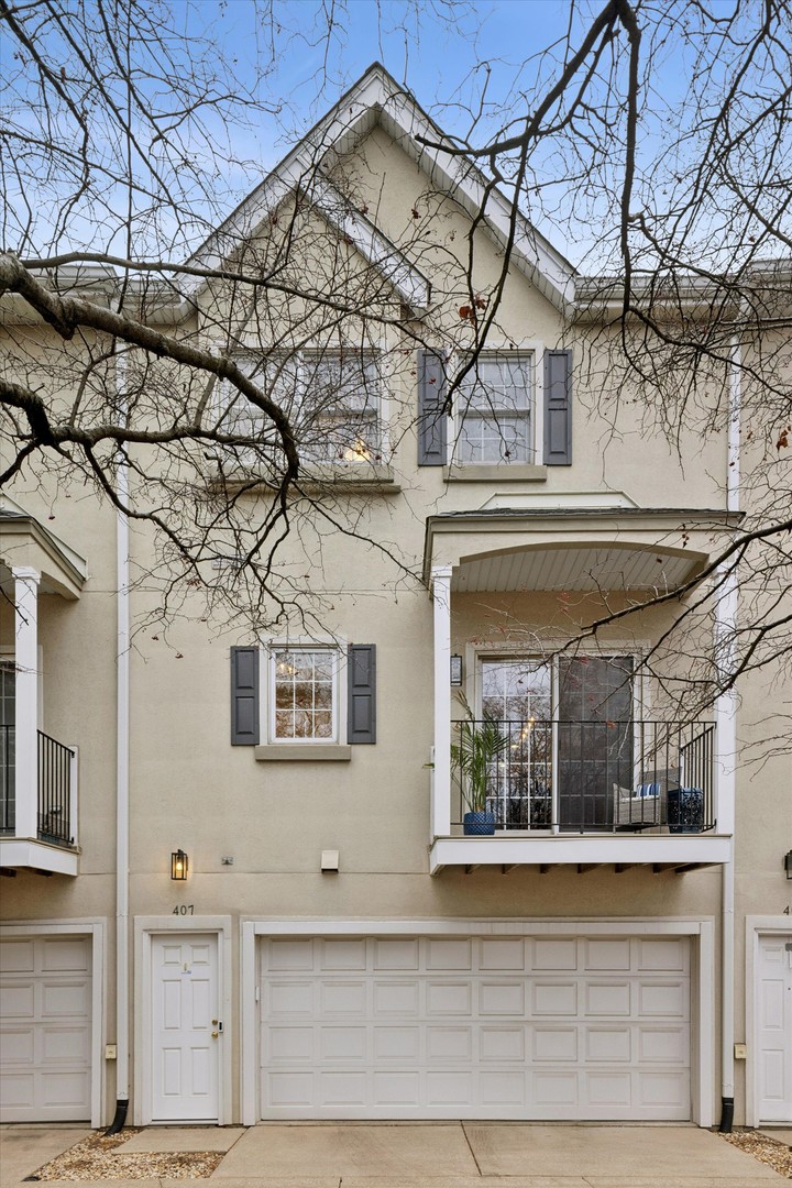 407 W Hillgrove Avenue, La Grange, IL 60525