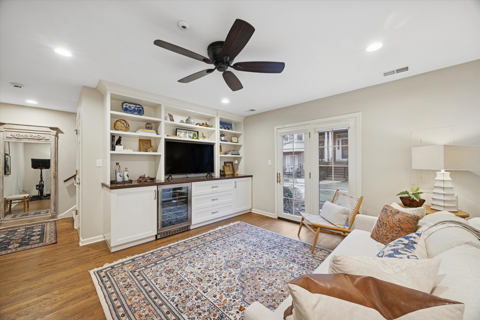 407 W Hillgrove Avenue, La Grange, IL 60525