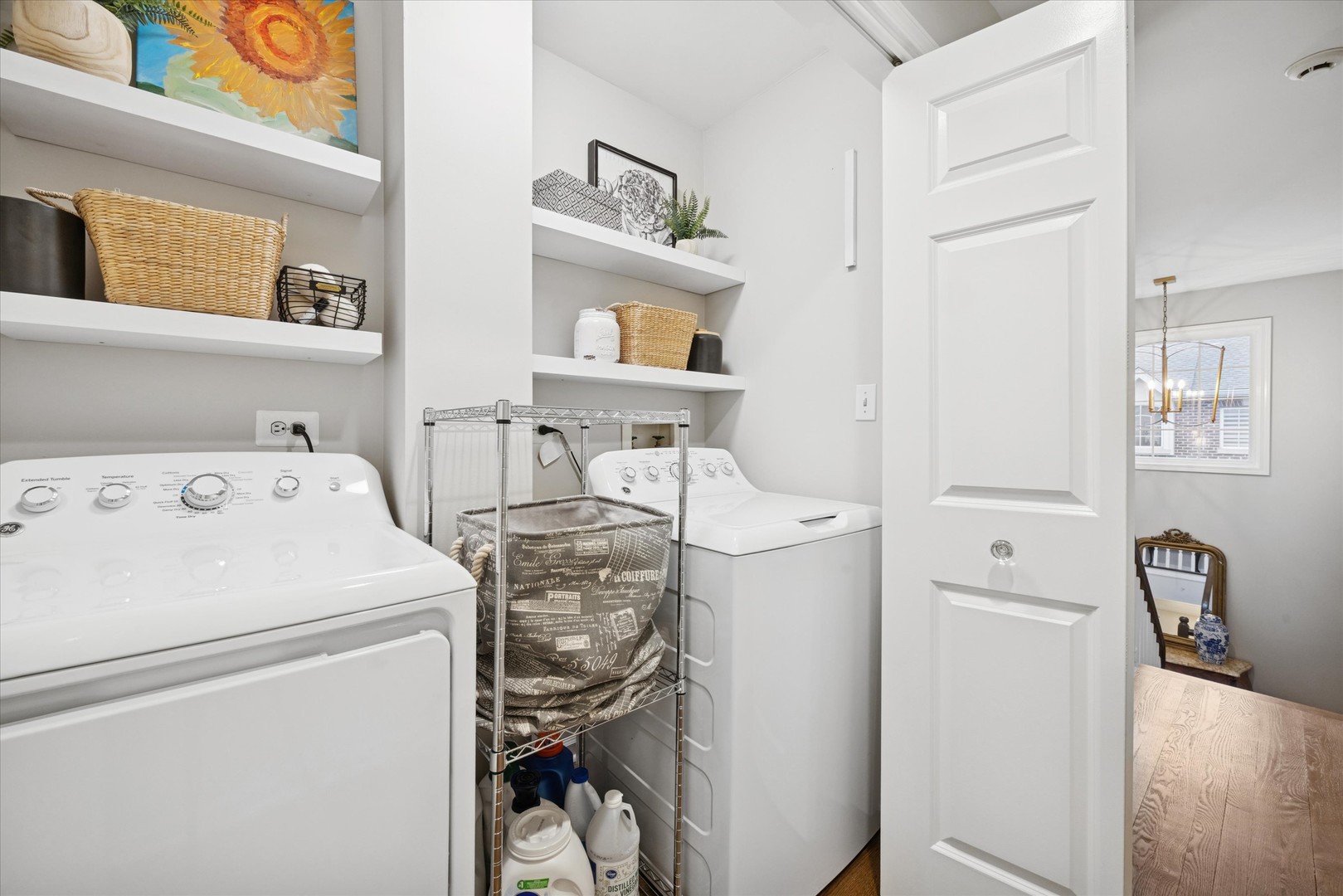 407 W Hillgrove Avenue, La Grange, IL 60525