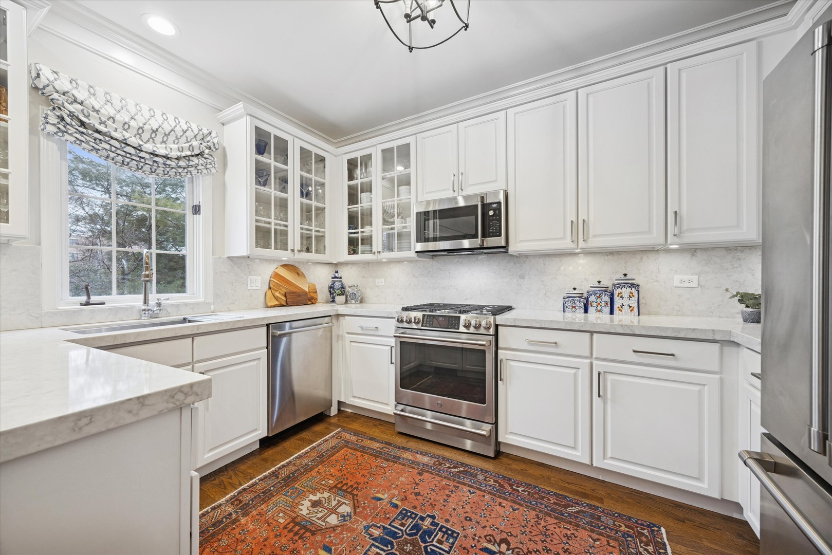 407 W Hillgrove Avenue, La Grange, IL 60525