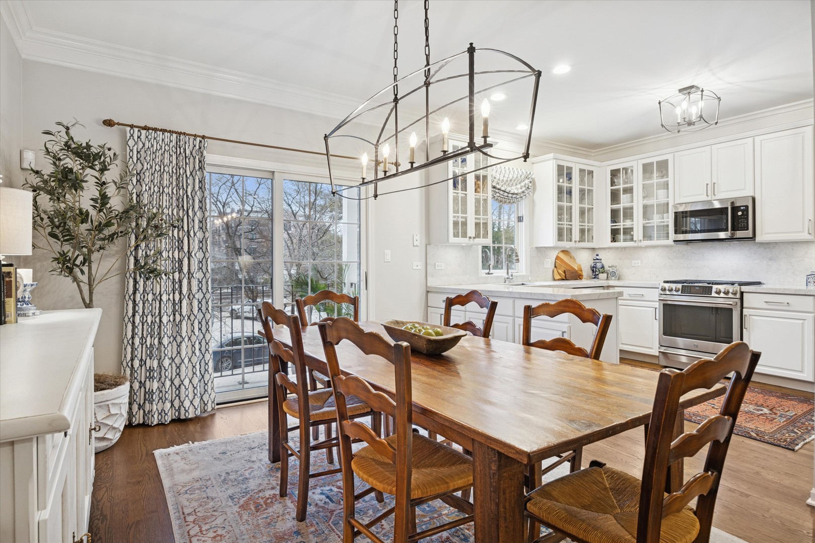 407 W Hillgrove Avenue, La Grange, IL 60525