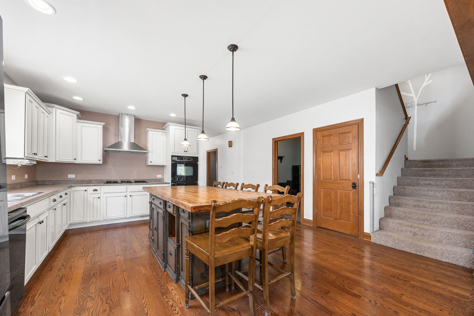 115 S Wilmette Avenue, Westmont, IL 60559