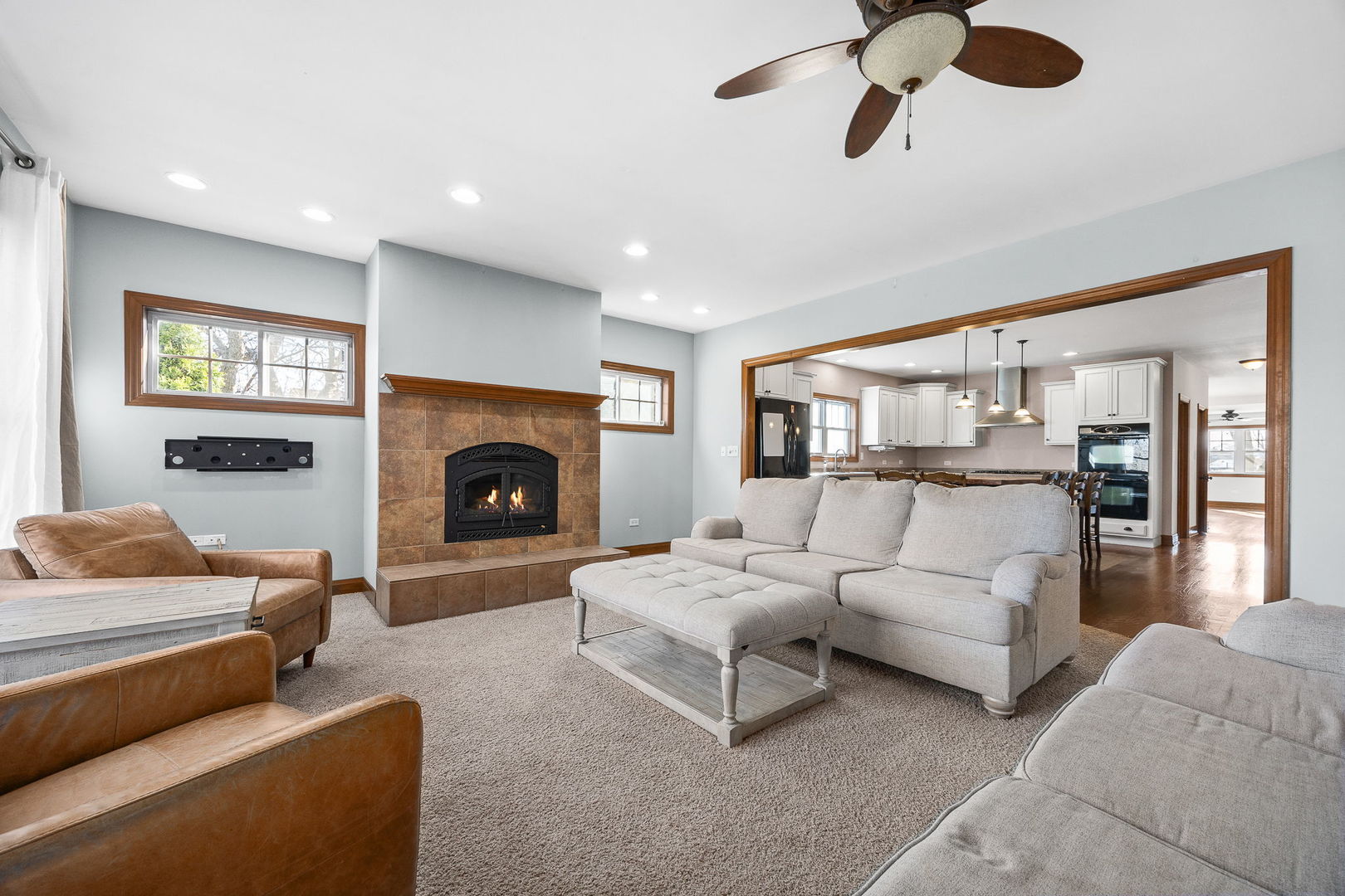 115 S Wilmette Avenue, Westmont, IL 60559