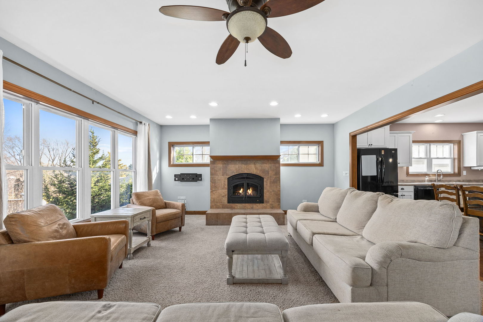 115 S Wilmette Avenue, Westmont, IL 60559