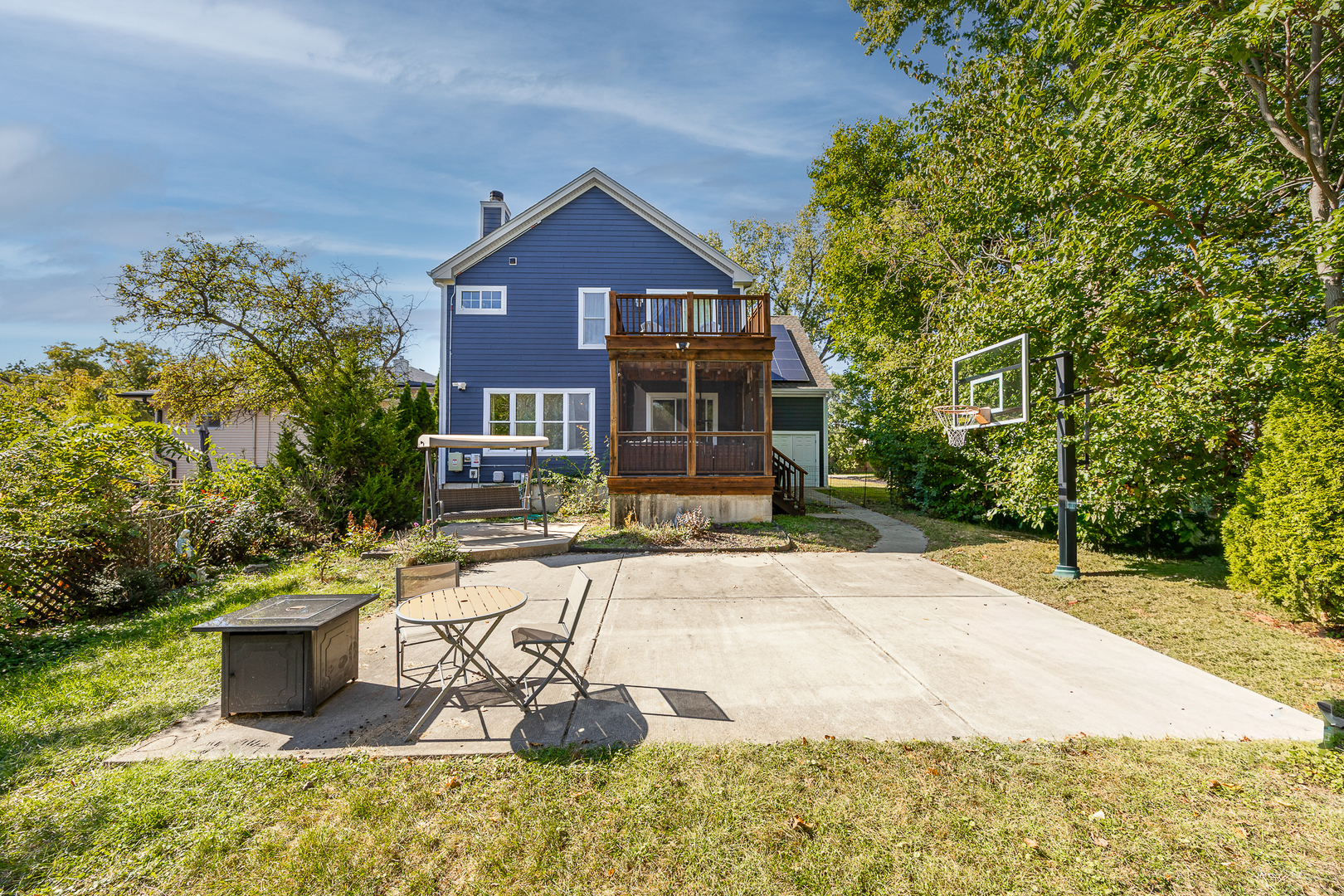 115 S Wilmette Avenue, Westmont, IL 60559