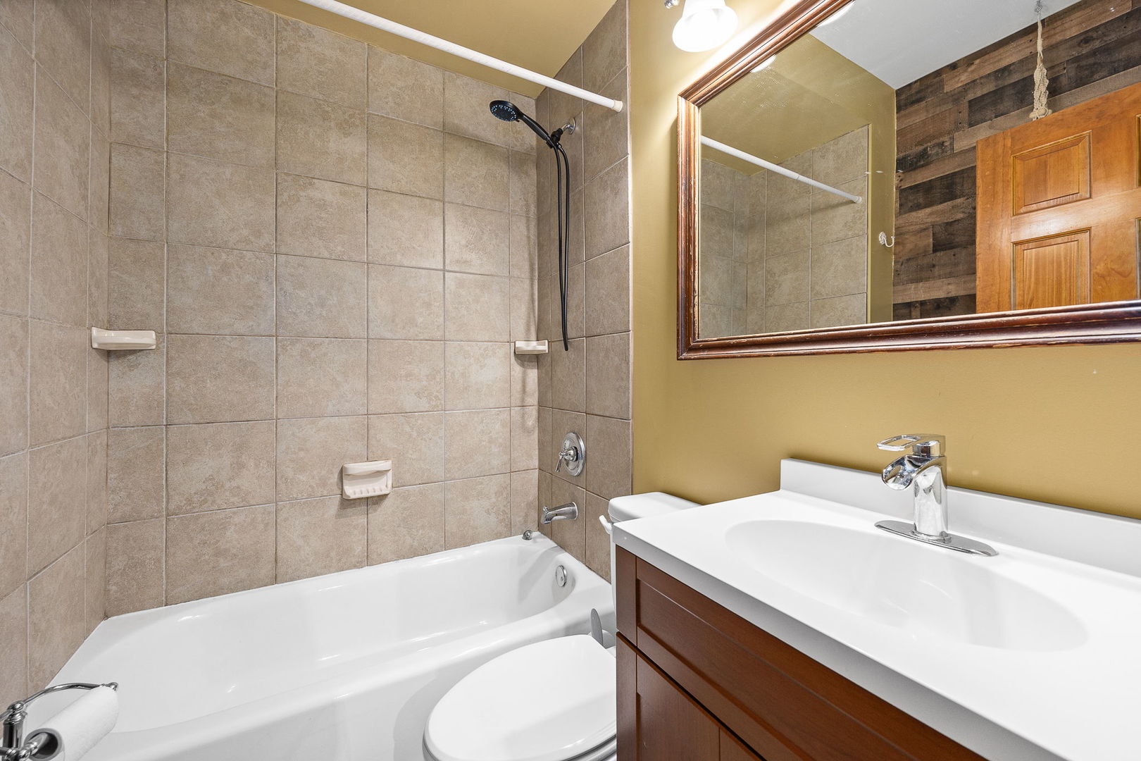 115 S Wilmette Avenue, Westmont, IL 60559